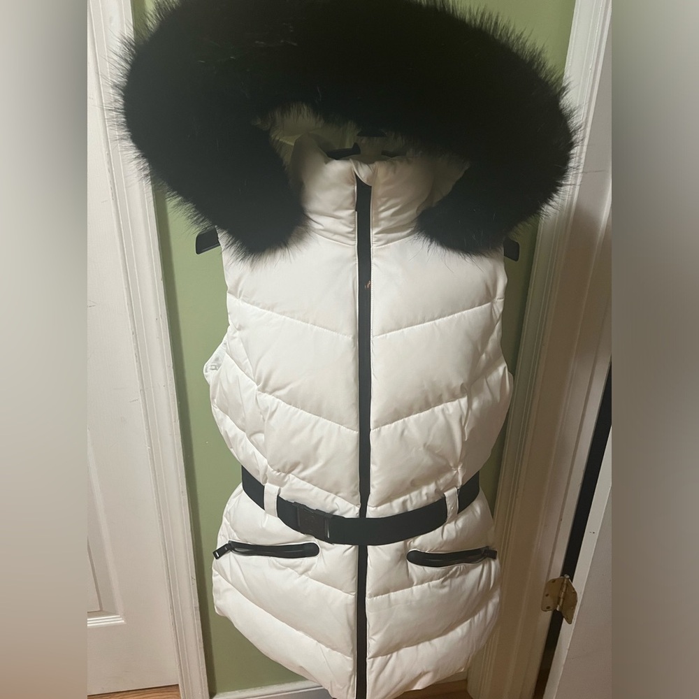 New NWT Michael Kors Hooded Puffer jacket best Women’s Med.